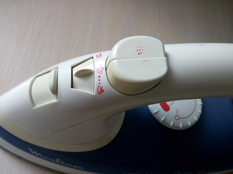 Праска з парою Moulinex INICIO 30