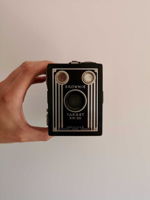 Câmara fotográfica de caixa Kodak Brownie Target Six-20, vintage