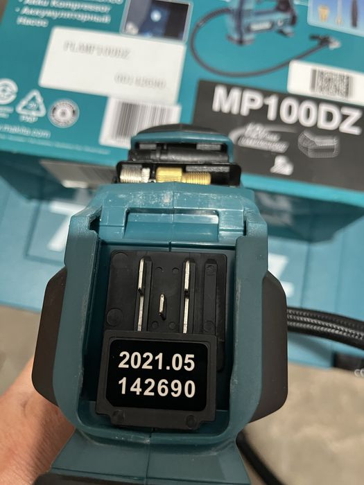 Kompresor Makita MP100DZ 12V