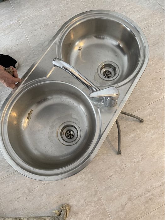 Lavatório duplo de cozinha em inox