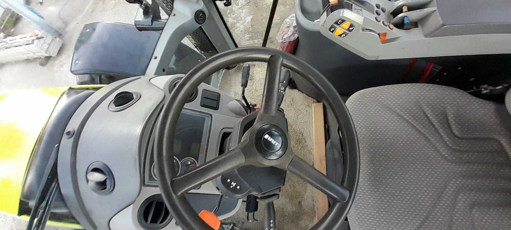 Ciągnik Claas Arion 640