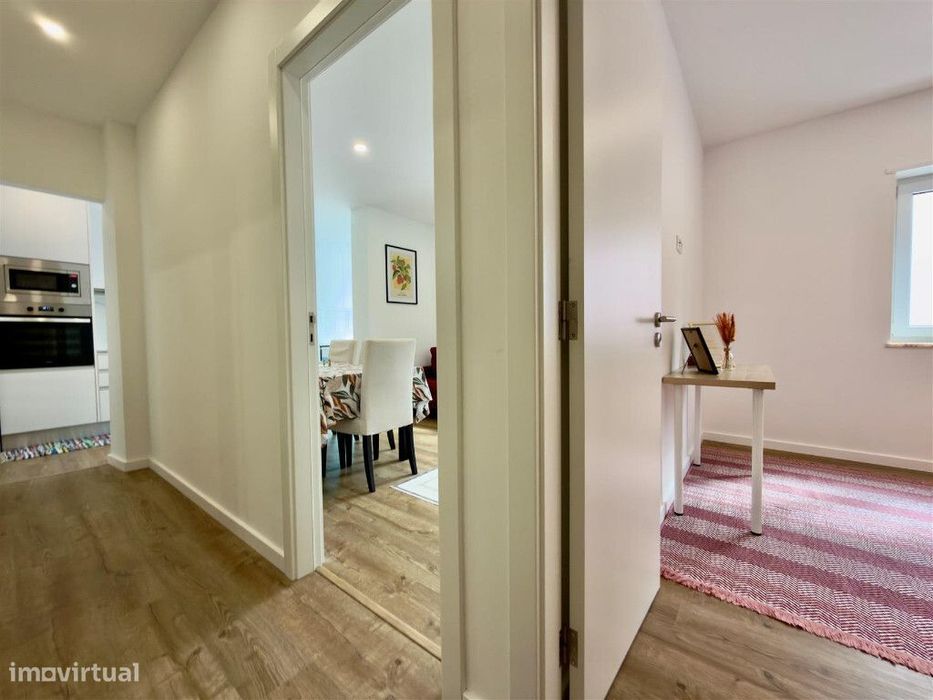 Apartamento T4 com garagem na Guarda Inglesa, Santa Clara