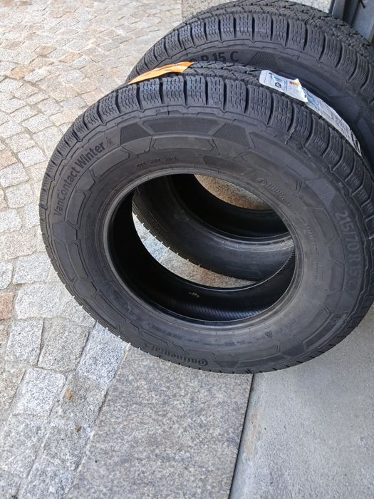 Pneus Novos 215/70R15 C Continental