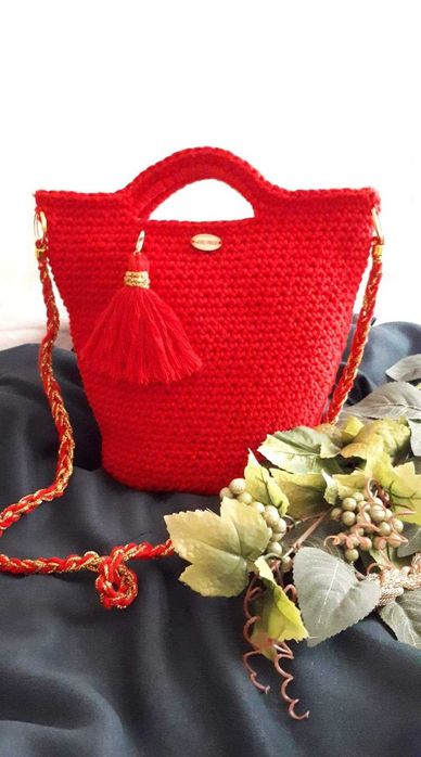Czerwona torebka handmade ze sznurka bawełnianego