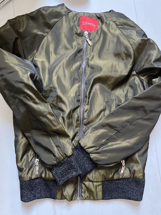 В отличном состоянии цвет хаки