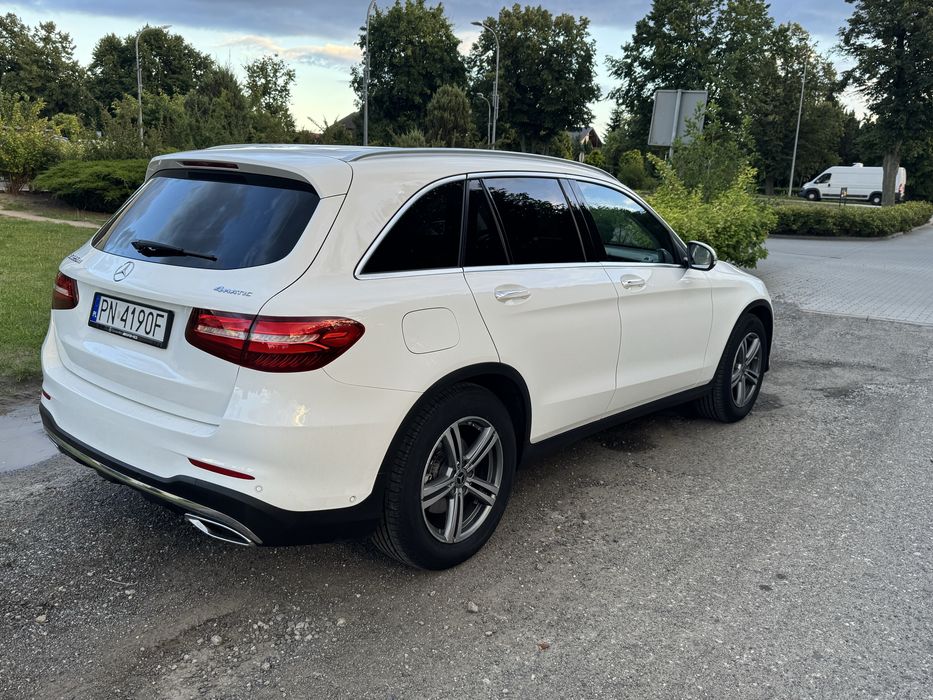 Auto do ślubu Mercedes GLC AMG