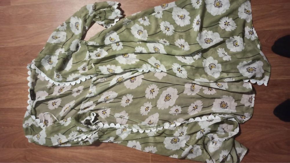 Парео, накидка з квіточками