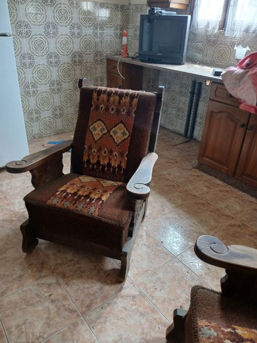 1 sofa 3 lugares  + 2 individuais  estilo tapeteria