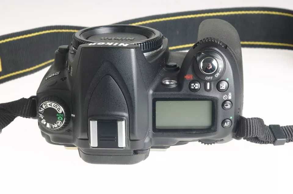 Nikon D90 12.3MP (Body Only), Like New, Porto64738946357635123