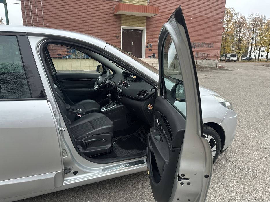 Авто renault scenic 2011 дизель 1.6
