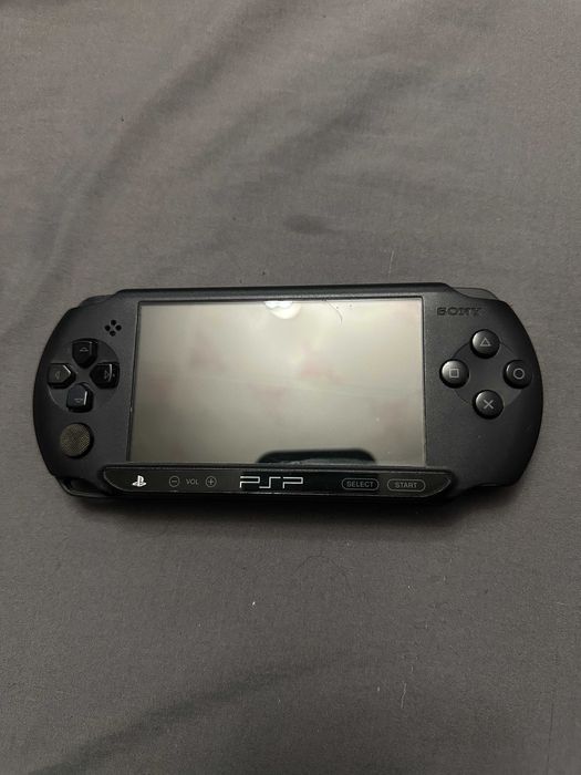 Ігрова консоль PSP E1008 У робочому стані