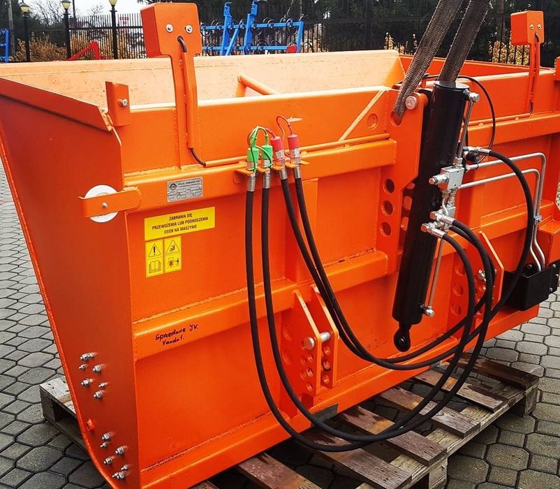 Piaskarka, posypywarka samozaładowcza PS-150 PS-200 POMAROL