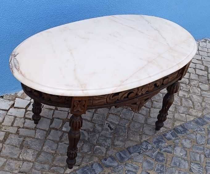 Mesa de sala com tampo em pedra mármore