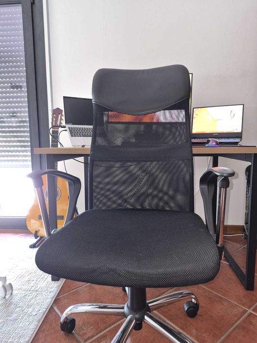 Cadeira de Escritório Ergonómica com Rodas