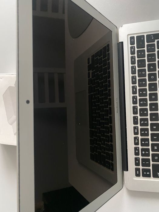 Laptop A1466 MacBook