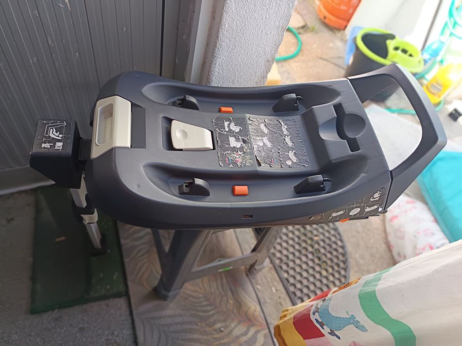 Carrinho convertível em trio com isofix