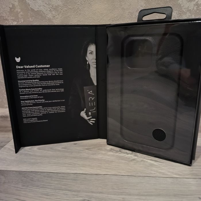 Чехол iLera NAPA Leather Case 1.0 для iPhone 15 Pro Max Black Magsafe