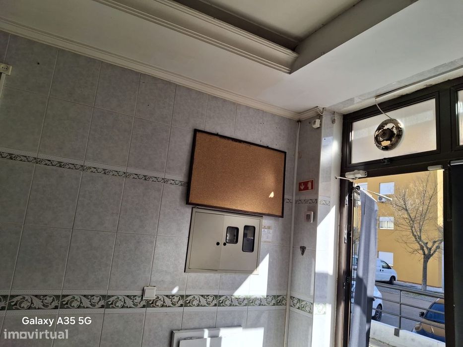 Abra Aqui o Seu Negócio – Loja para Arrendar no C.C. do Revoltilho