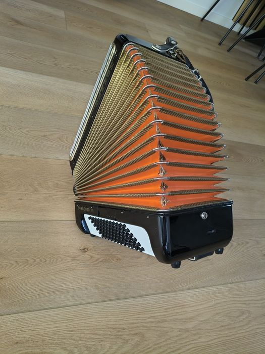 Akordeon Hohner CONCERTO III 72 basy 3/5 chóry stan,jak NÓWKA!