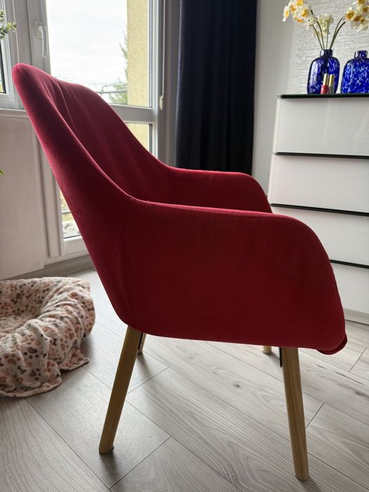 Sprzedam czerwony fotel