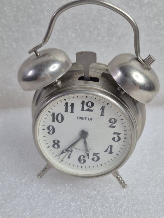 Часы ракета будильник