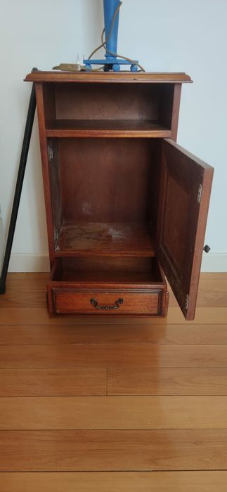 Mesa de Cabeceira
