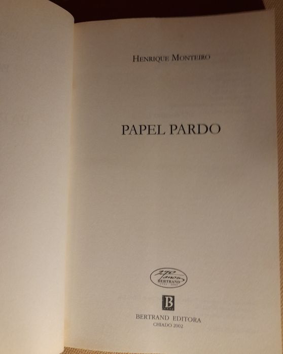 "Papel pardo" Romance