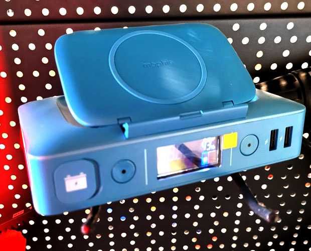 Преміум 5 в 1 зарядна станція-стартер для авто Mophie Go Wireless