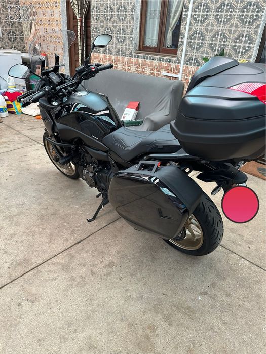 Yamaha Tracer 7 GT com extras (topcase 50L e barras proteção)