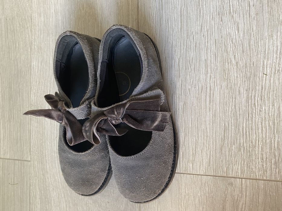 Sapatos fivela Zippy, em ótimo estado, tamanho 32