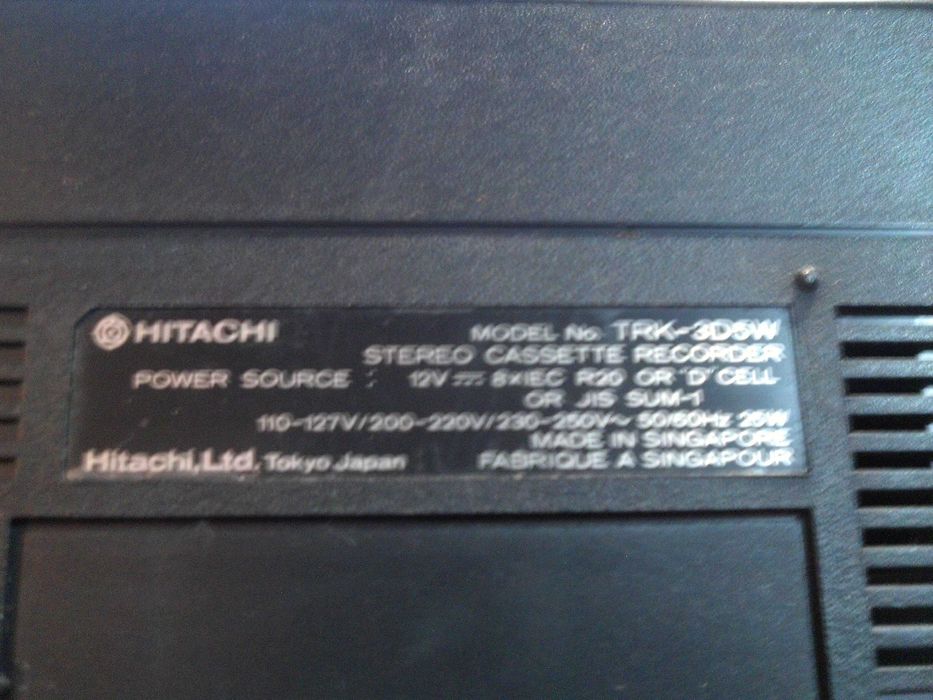 Radiomagnetofon HITACHI TRK-3D5W + 15 kaset z polskimi utworami