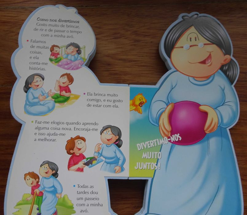 Avó - A Minha Família (Livro Com Forma & Esponja)