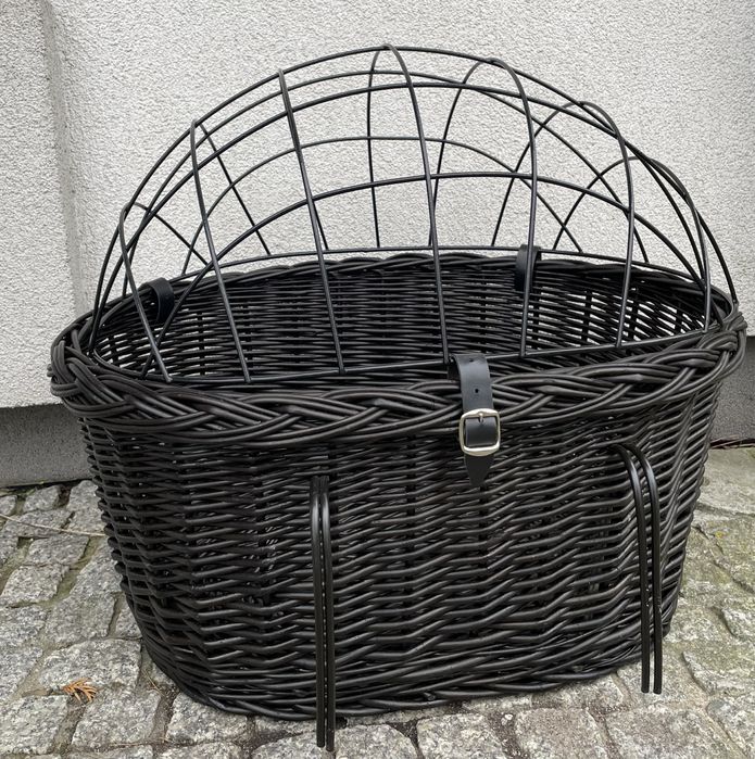 Duży transporter wiklinowy na rower dla psa