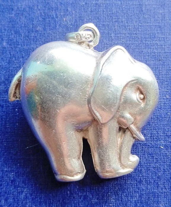 Pingente de Elefante em Prata