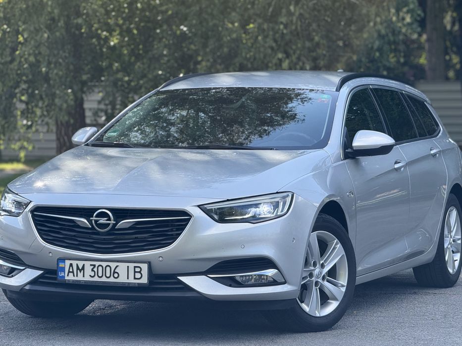Продам свіжопригнане  авто Opel Insignia 2017р.в.2.0 диз. 170к.с.