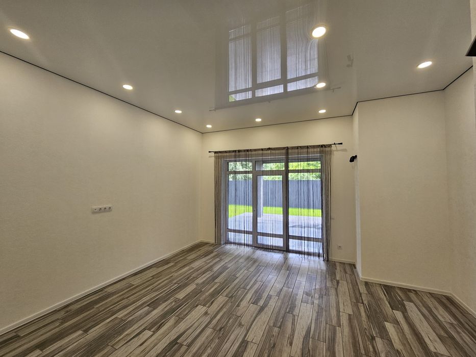 Продам  свій будинок  метро Осокорки, Славутич 7км