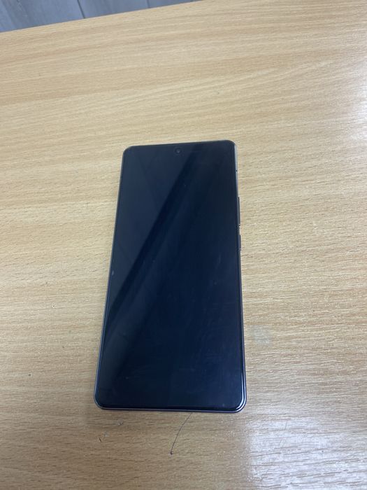 Продам vivo iqoo 12 на запчасти не вкл