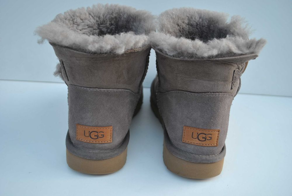 Botki mukluki Ugg Mini Bailey Button II