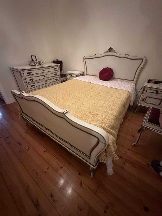 Mobília de Quarto Queen Anne Lacada - Anos 1970