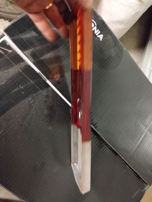 Farol traseiro de camionete