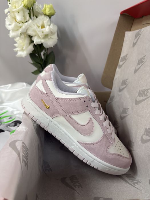Жіночі кросівки Nike Dunk Low Sail Pink найк данк рожеві натуралтна замша