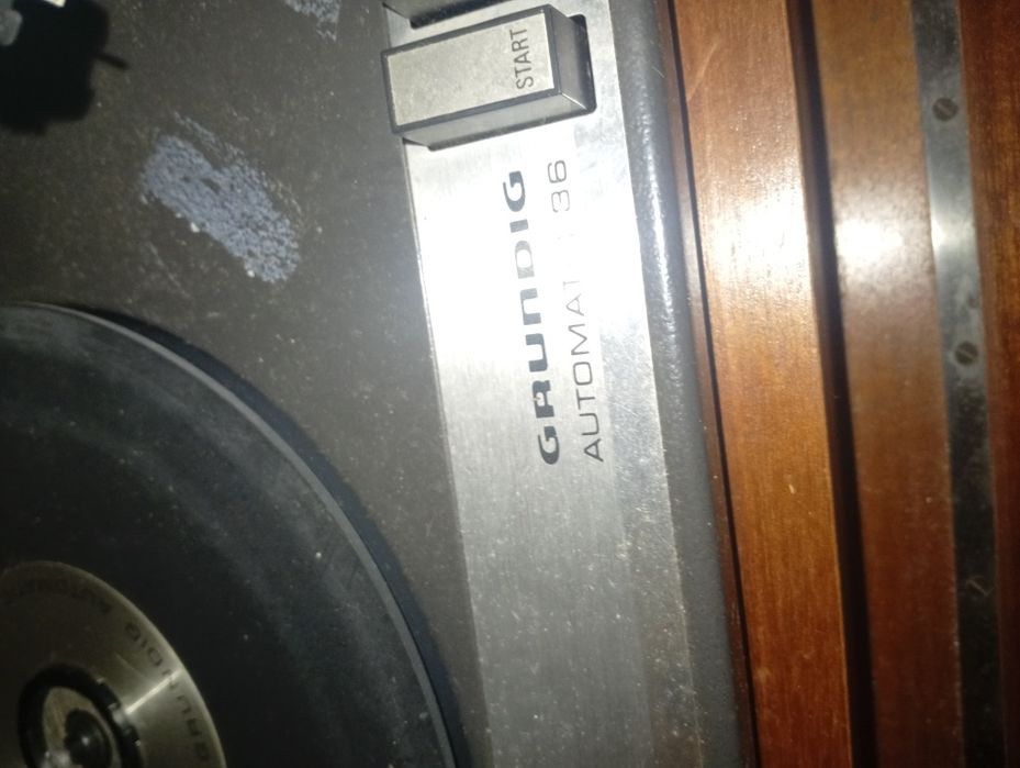 Móvel Grunding Leitor de Discos Vinis e Colunas