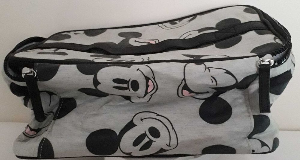 Necessaire Mickey impermeável como novo