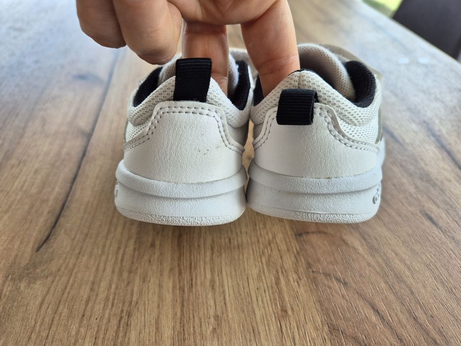 Adidas 24 buty na rzep wsuwane