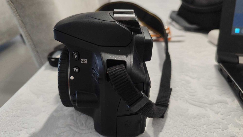 Nikon D3300 com 5240 Disparos (somente o corpo)