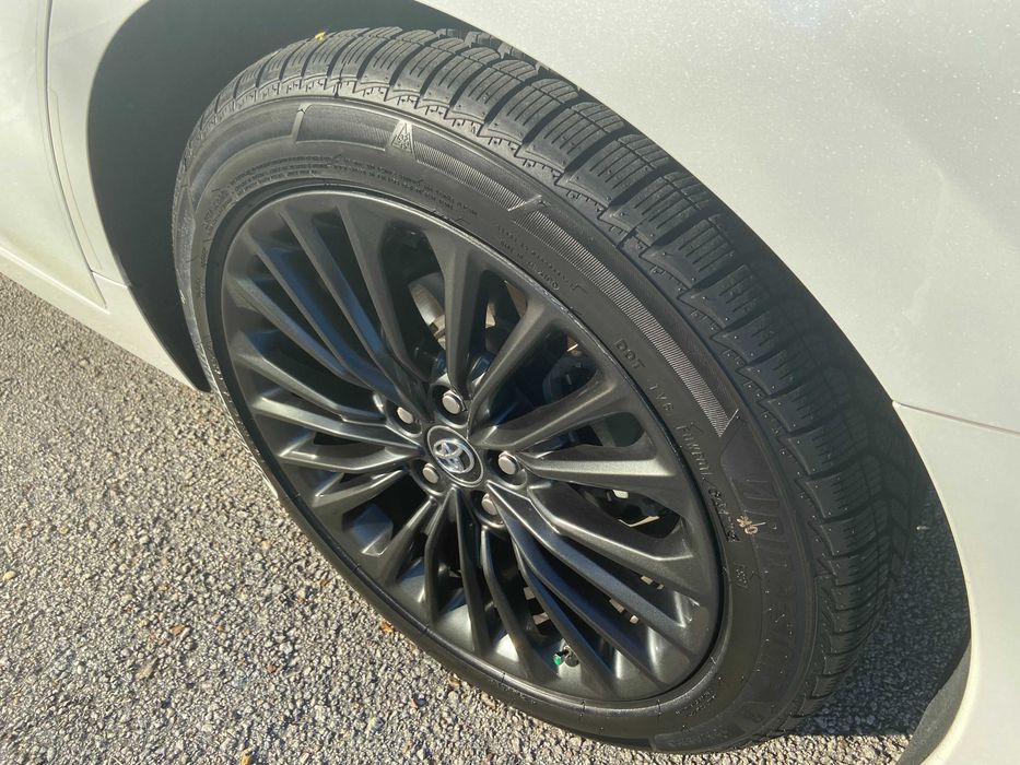 2019 Toyota Avalon Hybrid XSE Sedan 4D