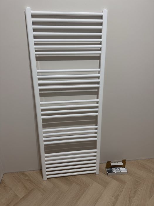 Grzejnik łazienkowy Purmo Banga 600x1537 biały moc grzewcza 744W