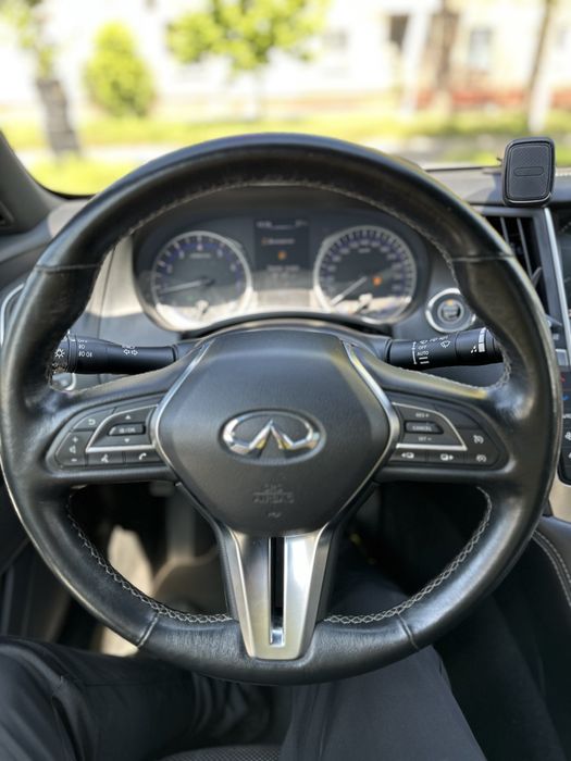 Infiniti Q60.