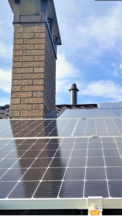 Продам сонячні панелі та обладнання.