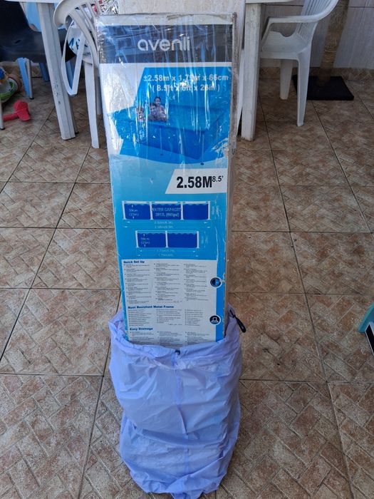 Piscina Avenil 2,58mx1,79mx66cm